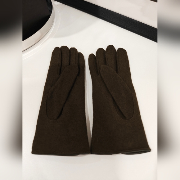 Wool Gloves with Pom-Pom Detail - Picture 2 of 3